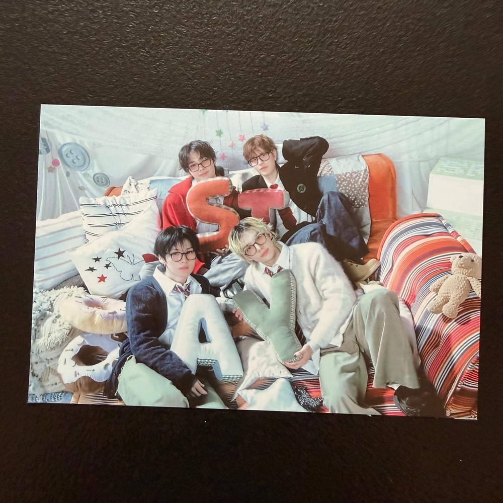Stray Kids 4th Fan Meeting Stay In Our Little House Official Group Postcard